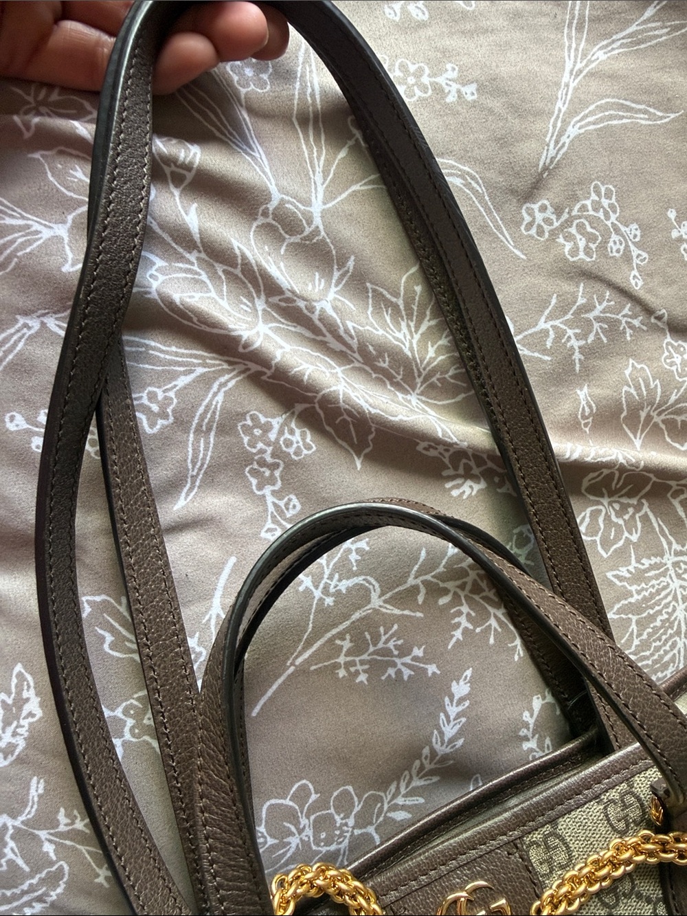 Gucci Beige and Brown Signature Tote - Picture 9 of 13